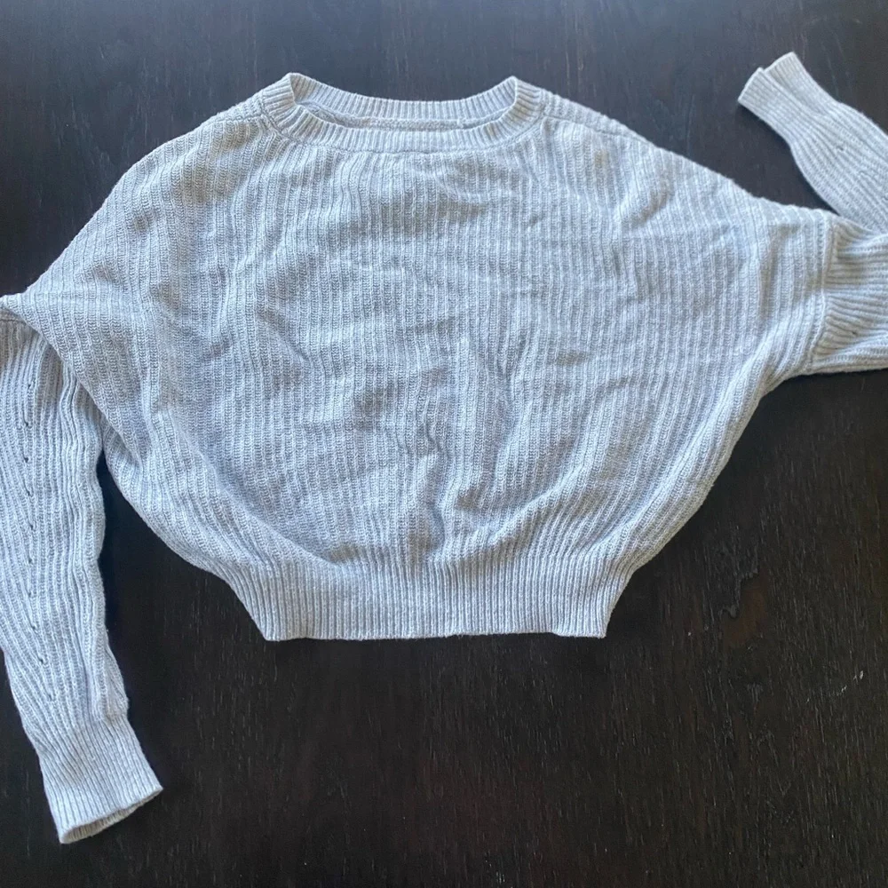 Brand new sweater from garage - Picture 3 of 3